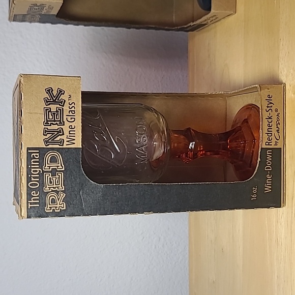 Carson The Original RED NECK wine glass 16oz - Picture 3 of 8